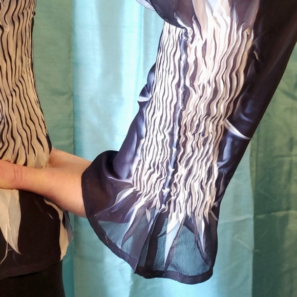 Black & white textured sheer scrunched tattoo mesh button up blouse - Picture 5 of 8